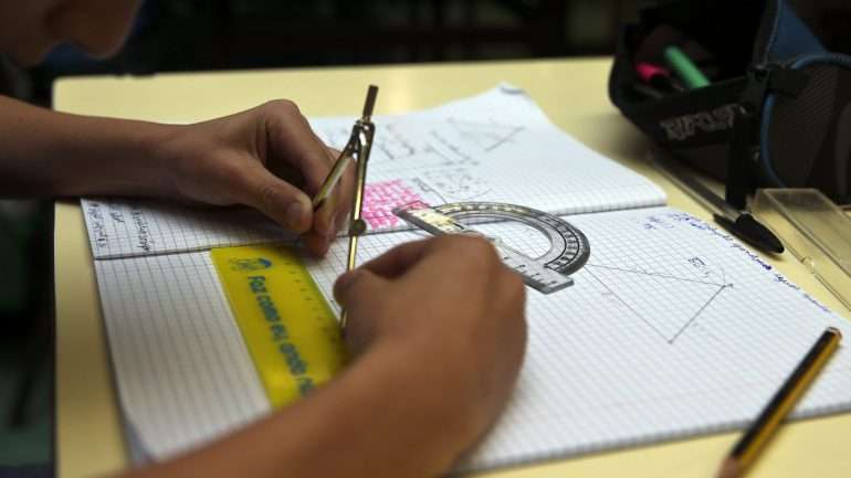 Cerca de 200 professores estiveram reunidos num encontro nacional dos docentes desta disciplina entre os dias 4 e 6 de abril. Da reunião, saíram várias recomendações ao governo.