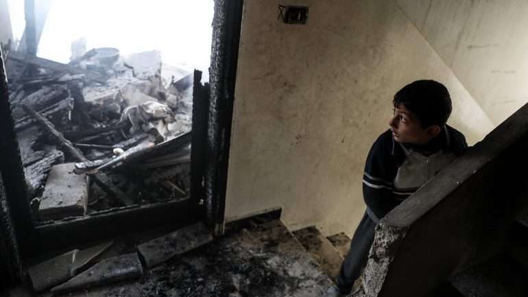Os rebeldes Ghouta resistiram menos de dois meses à ofensiva de Assad e Putin, que começou em 18 de fevereiro