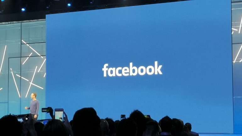O Facebook foi criado em 2004, por Mark Zuckerberg, Eduardo Saverin, Andrew McCollum, Dustin Moskovitz e Chris Hughes.