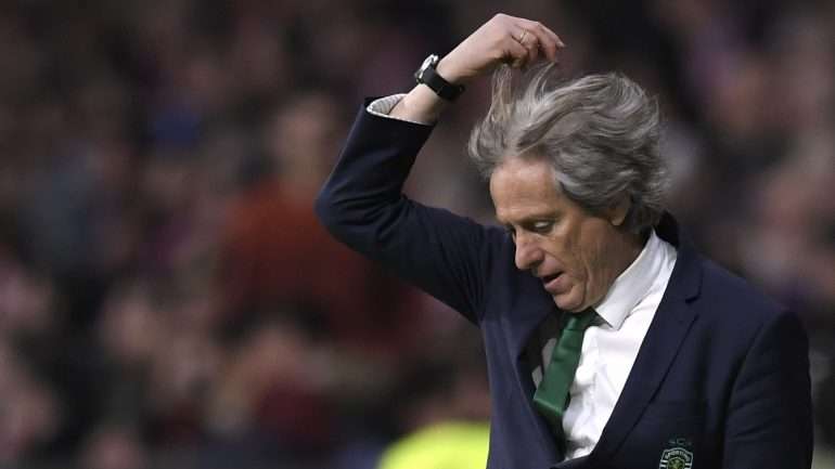 Jorge Jesus não escondeu a emoção no Jamor, sobretudo na subida à Tribuna de Honra do Jamor
