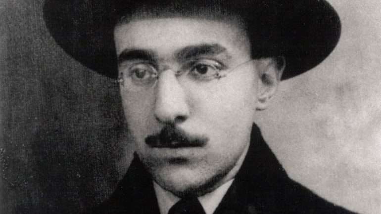 A 13 de junho, comemoram-se os 130 anos de Fernando Pessoa