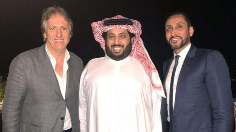 Jorge Jesus selou o acordo com o Al-Hilal esta terça-feira em Zurique, para onde partiu de Lisboa esta manhã