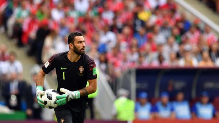 Rui Patrício rescindiu com o Sporting mas é o único que já assinou por outro clube: o Wolverhampton de Nuno Espírito Santo