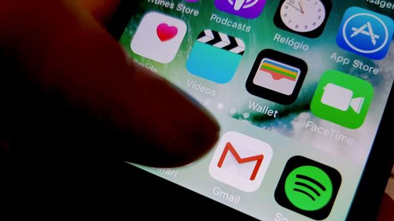 A investigação do jornal teve por base entrevistas a mais de duas dúzias de funcionários (antigos e atuais) de empresas de apps móveis e de análise de dados