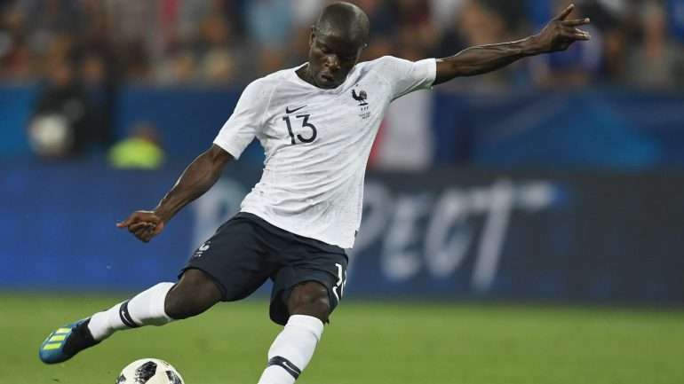 Kanté fez uma época fabulosa quando o Leicester foi campeão em 2016, foi vice-campeão europeu de seleções e rumou ao Chelsea