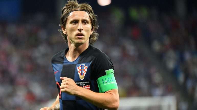 Modric foi eleito o melhor jogador do Mundial e o melhor do ano para a UEFA