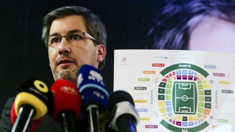 Bruno de Carvalho sai das listas mas continua a "comandar" a candidatura 'Leais ao Sporting'
