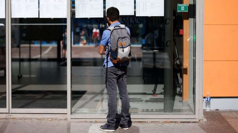 Esta quinta-feira, dia 26 de julho, é o deadline do Ministério da Educação para as reuniões de avaliação estarem concluídas. Ainda falta afixar pautas e fazer matrículas