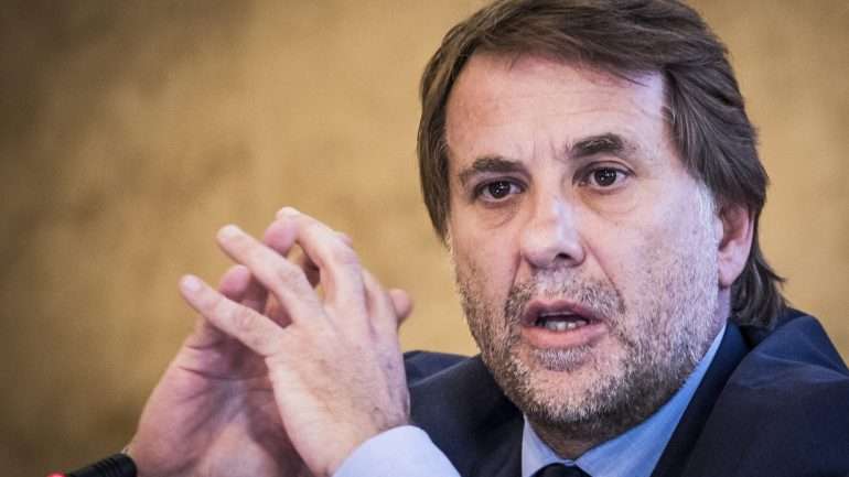 Luís Neves, diretor nacional da Polícia Judiciária, deu posse aos novos diretores adjuntos esta sexta-feira