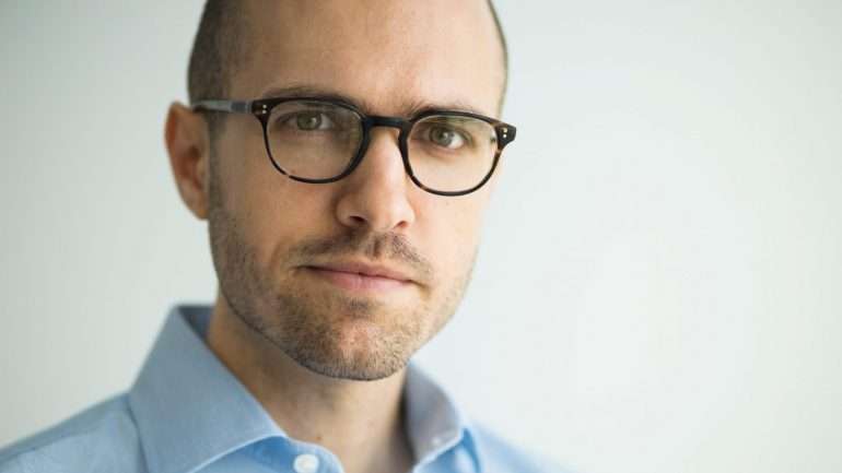 Arthur Gregg "A.G." Sulzberger é o publisher e presidente do conselho de administração do The New York Times