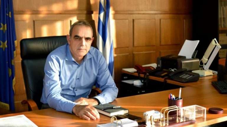 Yannis Kapakis tinha-se reformado dos bombeiros em 2013 e assumiu a Secretaria-Geral da Proteção Civil da Grécia em outubro de 2015