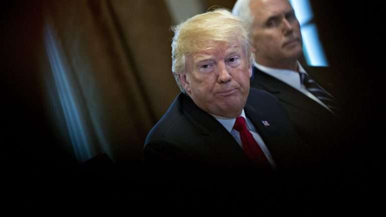 Donald Trump publicou os tweets às 5h30 da manhã