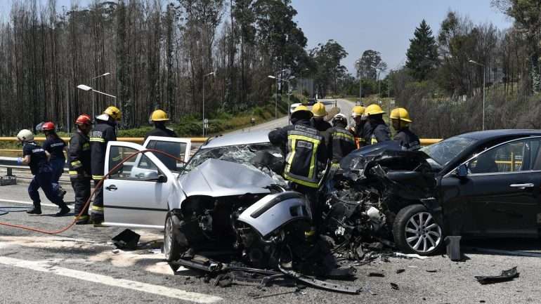 Para o presidente do Automóvel Clube de Portugal, Carlos Barbosa, o principal problema é "as pessoas conduzirem mal".