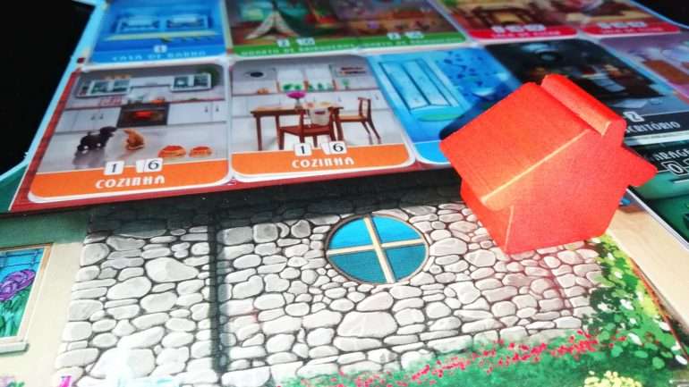 "A Nossa Casa" é um jogo que consegue apelar a vários públicos, e é divertido tanto para crianças como para jogadores mais habituados aos jogos de tabuleiro.