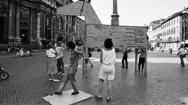 O festival DocLisboa começa com a exibição de "The Waldheim Waltz", filme que foi eleito para candidato austríaco à nomeação para o Óscar de Melhor Filme em Língua Estrangeira