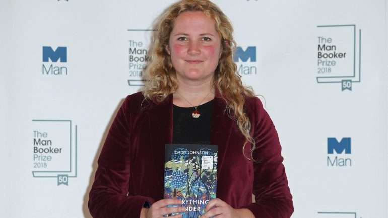 Daisy Johnson, de 27 anos, pode tornar-se na escritora mais jovem a vencer o Man Booker Prize