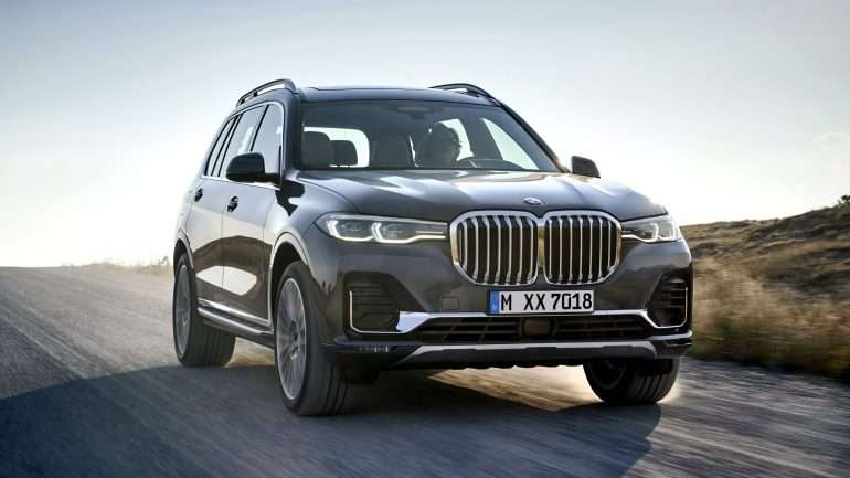 Concorrente do Audi Q7 e do Mercedes GLS, o novo BMW X7 é maior do que os seus rivais, tanto por fora como por dentro
