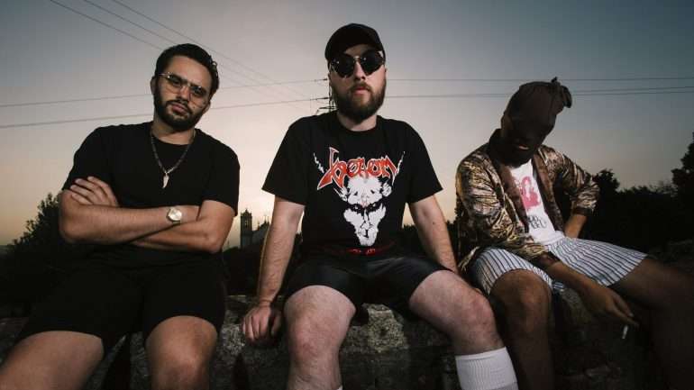 dB, Logos e Homem do Robe -- O Conjunto Corona