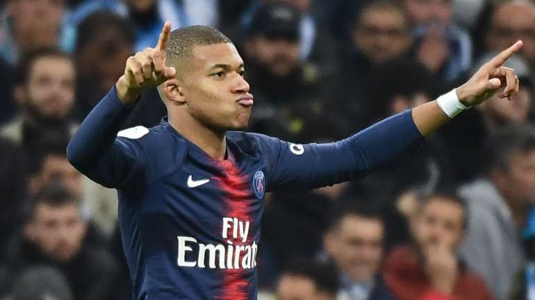 Kylian Mbappé demorou apenas três minutos para entrar, marcar e reforçar o primeiro lugar na lista dos melhores marcadores