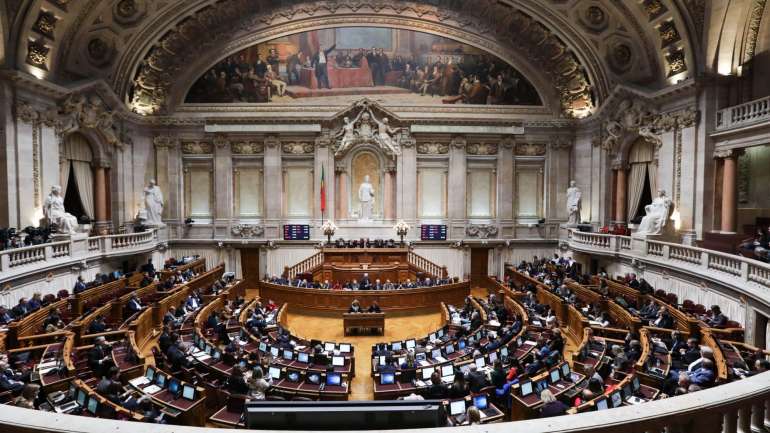 A proposta do Governo de OE2019 foi entregue na Assembleia da República em 15 de outubro e debatida na generalidade entre 29 e 30 de outubro