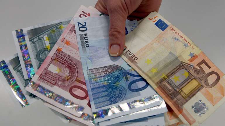 As verbas enviadas pelos trabalhadores portugueses no estrangeiro passaram de 285,5 milhões de euros, em setembro do ano passado, para 326 milhões em setembro deste ano