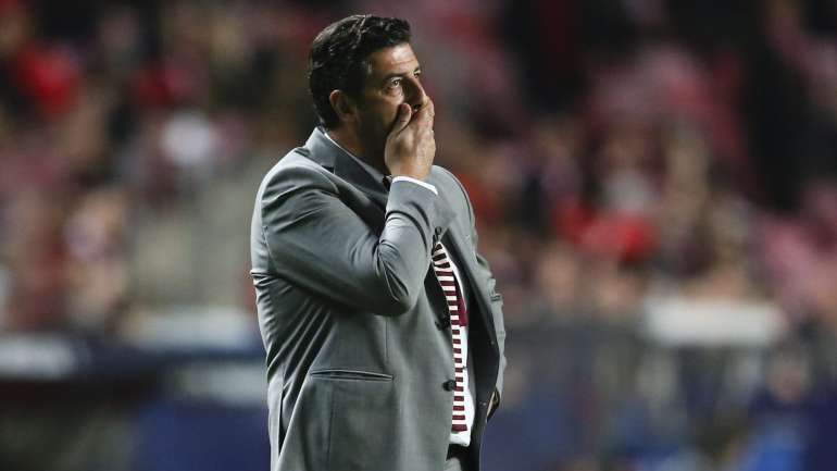 O treinador do Benfica convocou 20 jogadores para a receção ao Arouca, da quarta eliminatória da Taça de Portugal em futebol