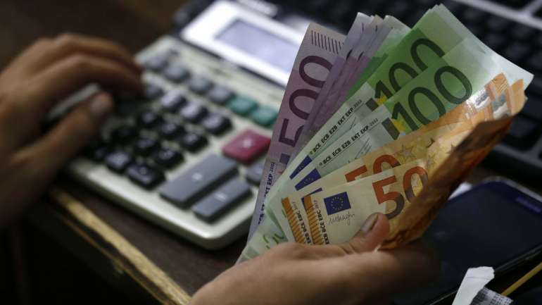 Para as crianças com mais de três anos, o montante pago às famílias do primeiro escalão aumenta 1,62 euros, subindo de 73,51 euros por mês para 75,13 euros
