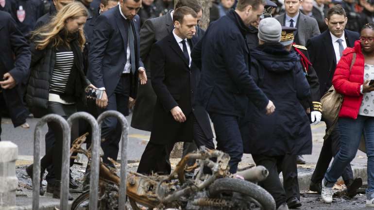 As autoridades francesas apontam para 133 feridos e 412 detenções durante as manifestações dos "coletes amarelos"
