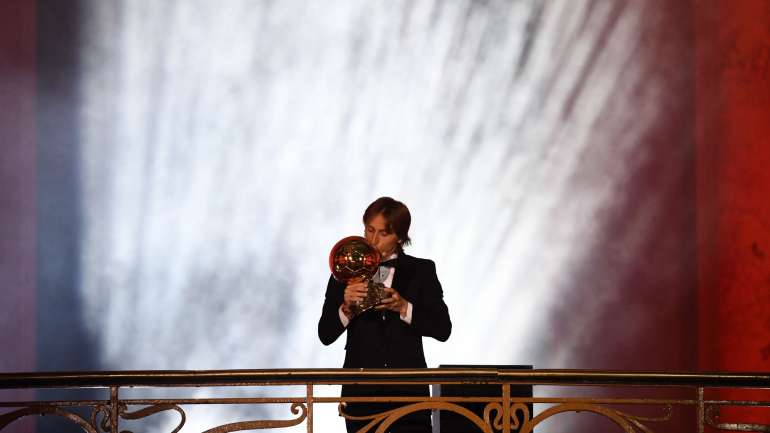 Luka Modric conquistou Bola de Ouro num ano em que voltou a ganhar a Champions e foi à final do Campeonato do Mundo de seleções