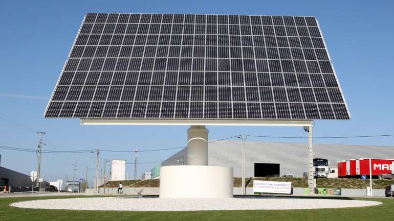 A principal meta do Roteiro para a Neutralidade Carbónica é praticamente acabar com as emissões de gases de estufa em 45 anos, com uma redução de 85% a 99% entre 2005 e 2050