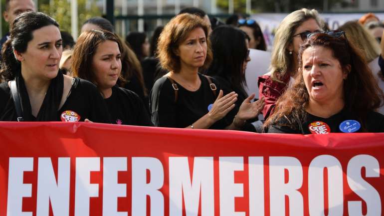 Os enfermeiros queixam-se da desvalorização da profissão e das dificuldades das condições de trabalho no Serviço Nacional de Saúde