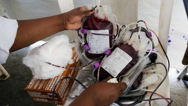 O diretor de banco de sangue do Simão Mendes apela às autoridades sanitárias para lançarem "uma nova e maciça campanha" de recrutamento de novos dadores voluntários