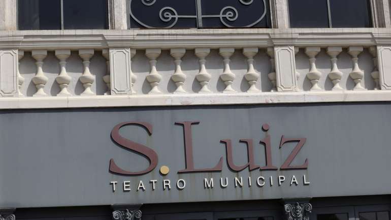 Sexta e sábado, o espetáculo realiza-se às 21h00, e, no domingo, às 17h30