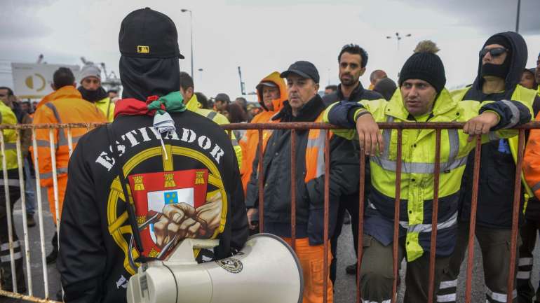 Estivadores no porto de Setúbal