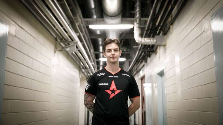Nicolai Reedtz, conhecido como "Dev1ce", é um dos melhores jogadores do mundo de CS:GO. Ganhou o primeiro lugar no Intel Grand Slam, com um prémio de um milhões de dólares (JOÃO PORFÍRIO/OBSERVADOR)