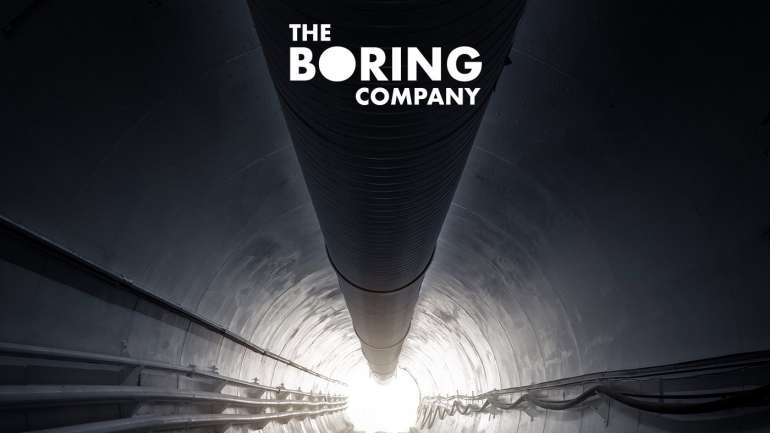 Elon Musk criou a Boring Company [em português, o trocadilho de "Empresa Perfuradora" "Empresa Aborrecedora"] para financiar a construção do túnel