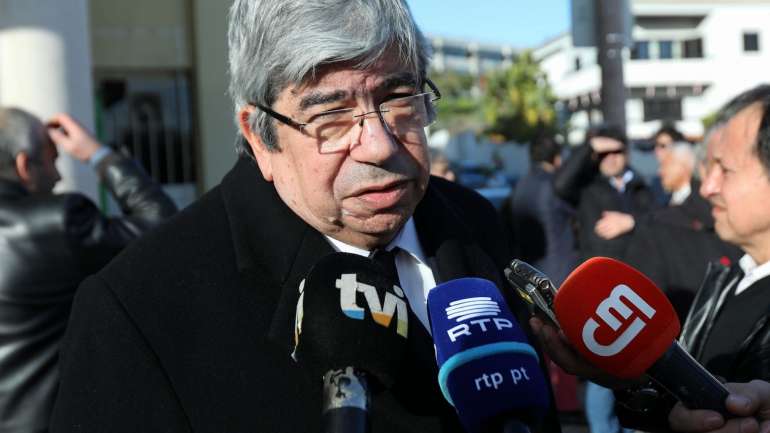O presidente da Assembleia da República, Eduardo Ferro Rodrigues, em declarações aos jornalistas durante o funeral de Edmundo Pedro, a 29 de janeiro de 2018