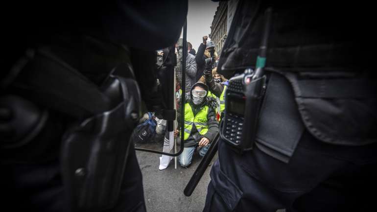 A manifestação dos coletes amarelos começa esta sexta-feira em todo o país