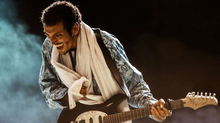 "Nunca tinha visto pessoas daquela idade a comportar-se como eles se comportavam e vestidos como eles estavam vestidos. Aqueles tipos deixaram-me confuso", confessou Bombino ao Observador, recordando o encontro com os Rolling Stones
