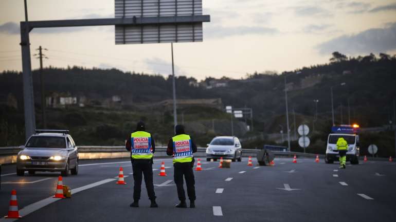 Segundo a PSP, este número de infrações detetadas reflete "um aumento considerável" face ao período homólogo do ano anterior (+ 22%), resultado do reforço e da intensificação de operações de prevenção e fiscalização rodoviária pela PSP em todo o território nacional