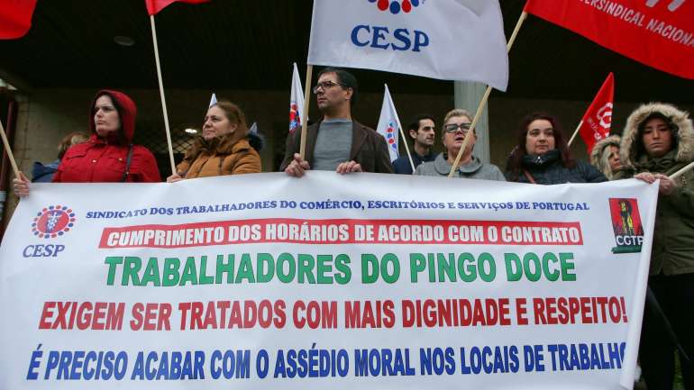 Segundo o Pingo Doce, em 2017, foi iniciada uma revisão dos pacotes salariais, que abrangeu cerca de 80% de sensivelmente 30 mil trabalhadores
