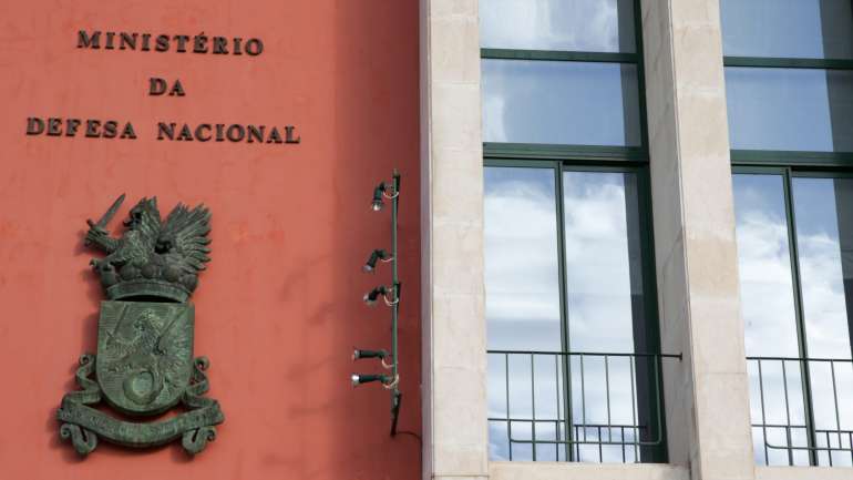 A Unidade Politécnica Militar atribuirá o diploma de técnico superior profissional àqueles que concluam com sucesso a formação de base nas escolas de sargentos dos três ramos das Forças Armadas e da GNR