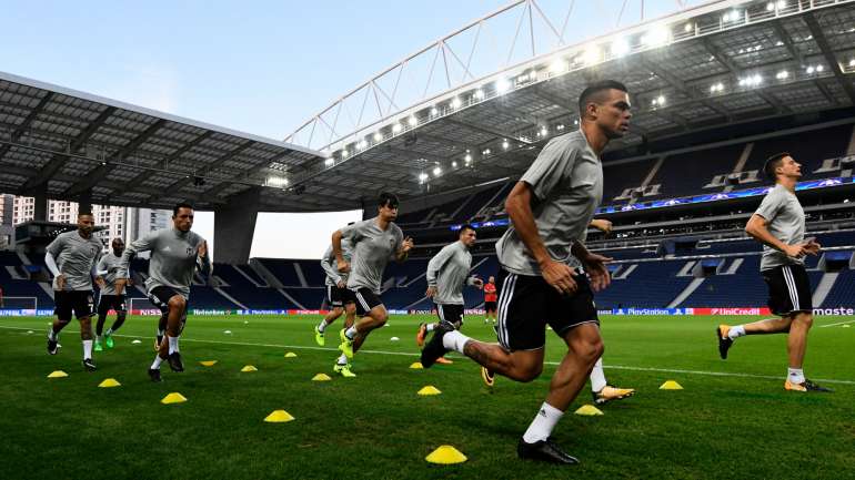Pepe jogou pelo Besiktas frente ao FC Porto na fase de grupos da Liga dos Campeões da última temporada