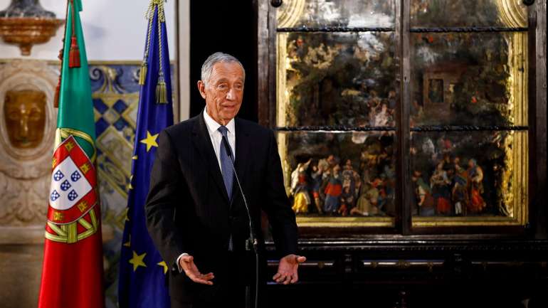 O Presidente da República, Marcelo Rebelo de Sousa, intervém após a atuação de "as Janeiras" da Sociedade Musical Vouzelense no Palácio de Belém