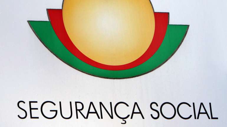 O Adicional ao Imposto Municipal sobre Imóveis foi criado em 2017 substituindo o anterior Imposto do Selo sobre os imóveis de luxo