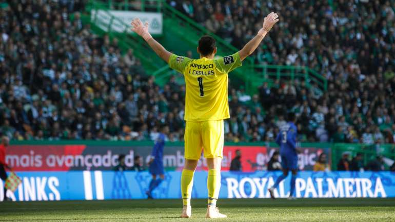Iker Casillas ultrapassou um período menos feliz no início de 2017/18 e é agora o titular indiscutível da baliza do FC Porto