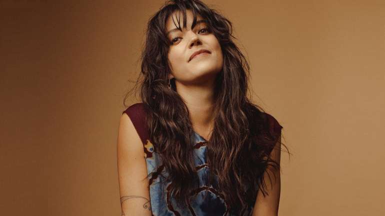 Sharon Van Etten tem 37 anos, faz 38 a 26 de fevereiro. Se a virem, deem-lhe os parabéns, pelo aniversário e pelo novo álbum