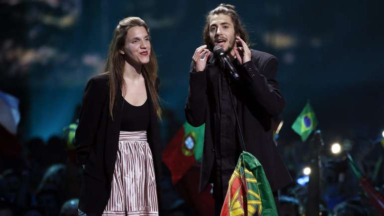 Em 2017, os irmãos Sobral venceram o Festival da Canção com o tema "Amar pelos Dois". Foram a Kiev representar Portugal e trouxeram a primeira vitória do país na Eurovisão