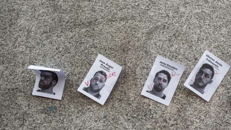 O processo contra os quatro homens (José Angel Prenda, Antonio Manuel Guerrero, Jesús Escudero e Alfonso Cabezuelo) é de abusos sexuais e crime contra a privacidade
