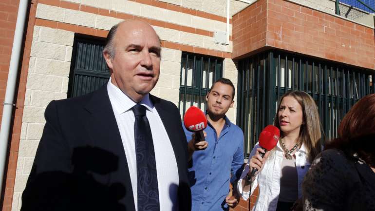 Vale e Azevedo tem pendente o cumprimento de uma pena de 10 de prisão num segundo caso que já transitou em julgado e será julgado de novo em março num terceiro processo
